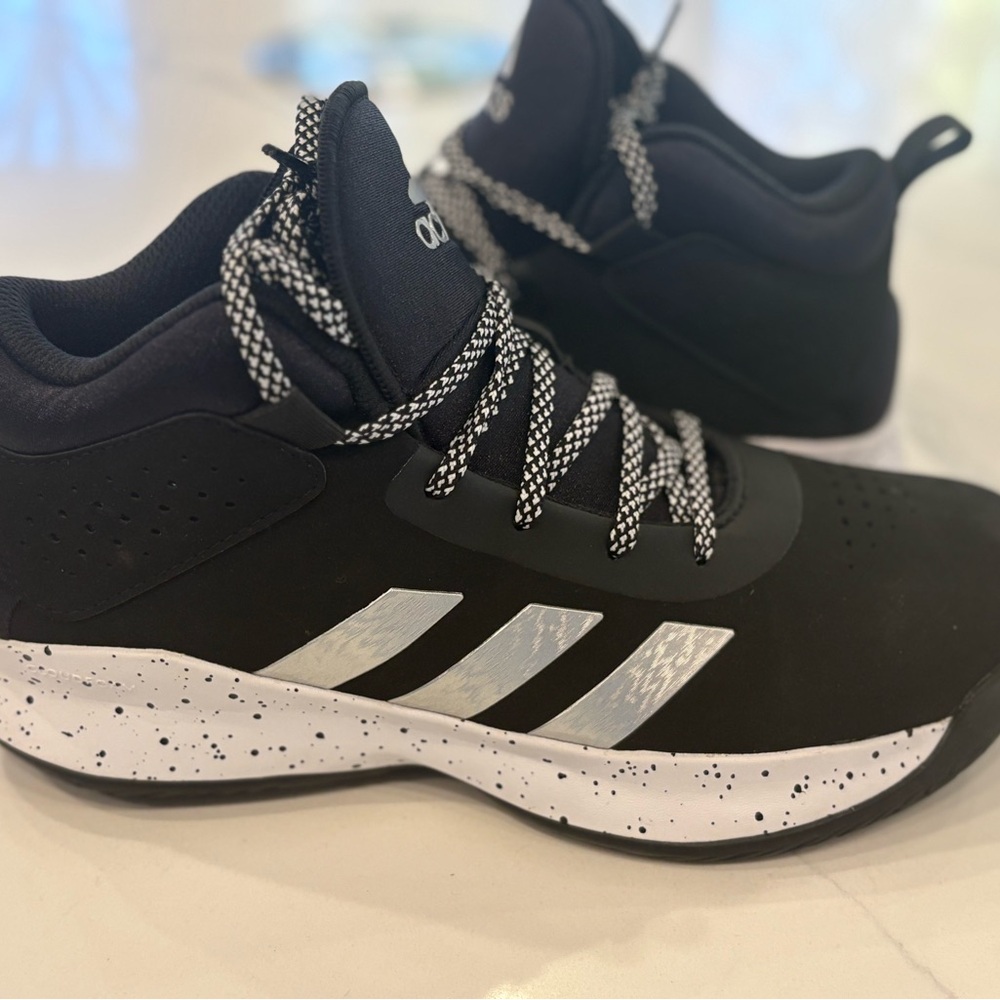 Boys Adidas Black and White Athletic Sneakers - Picture 4 of 10